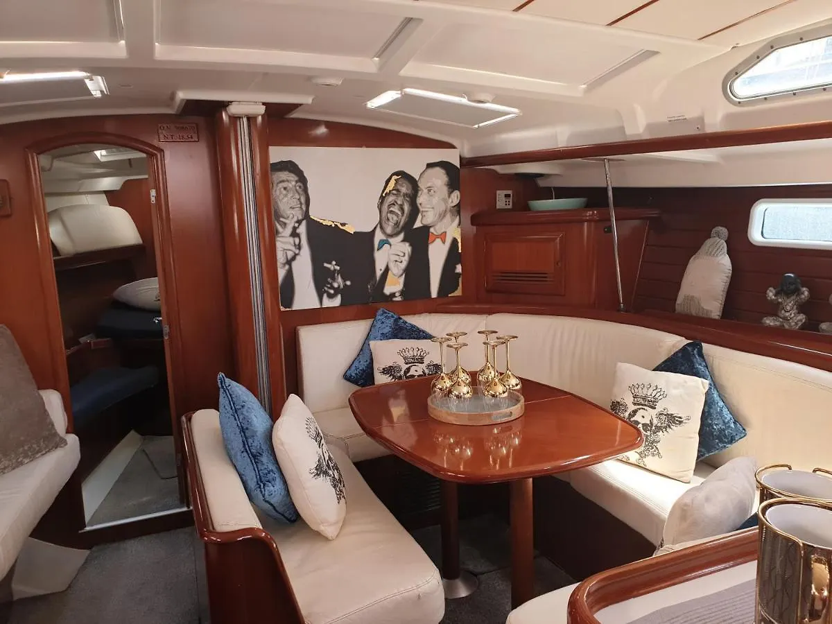 Luxury Yacht Stay 