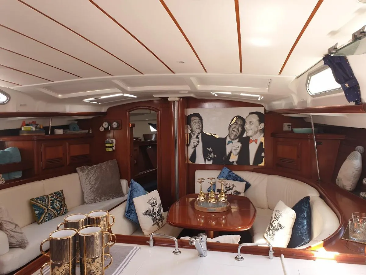 Luxury Yacht Stay 