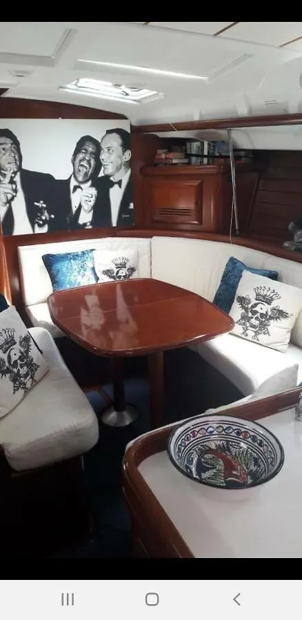 Luxury Yacht Stay 